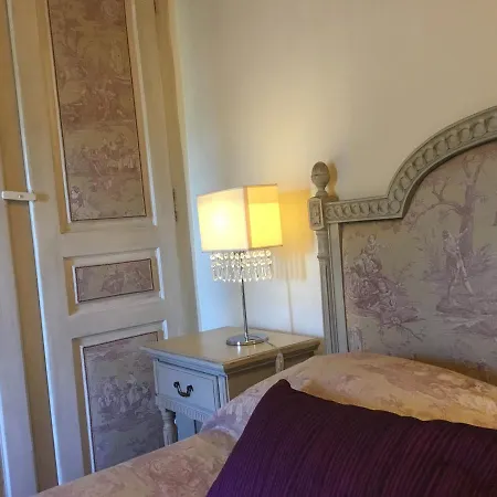 D'hotes Au Chant Des Sorgues Oda ve Kahvaltı Lagnes